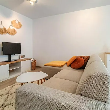 Appartement Awesome In With Kitchen *